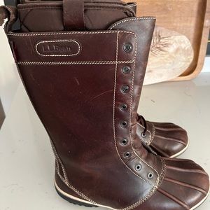 Brown leather ll bean winter boot.